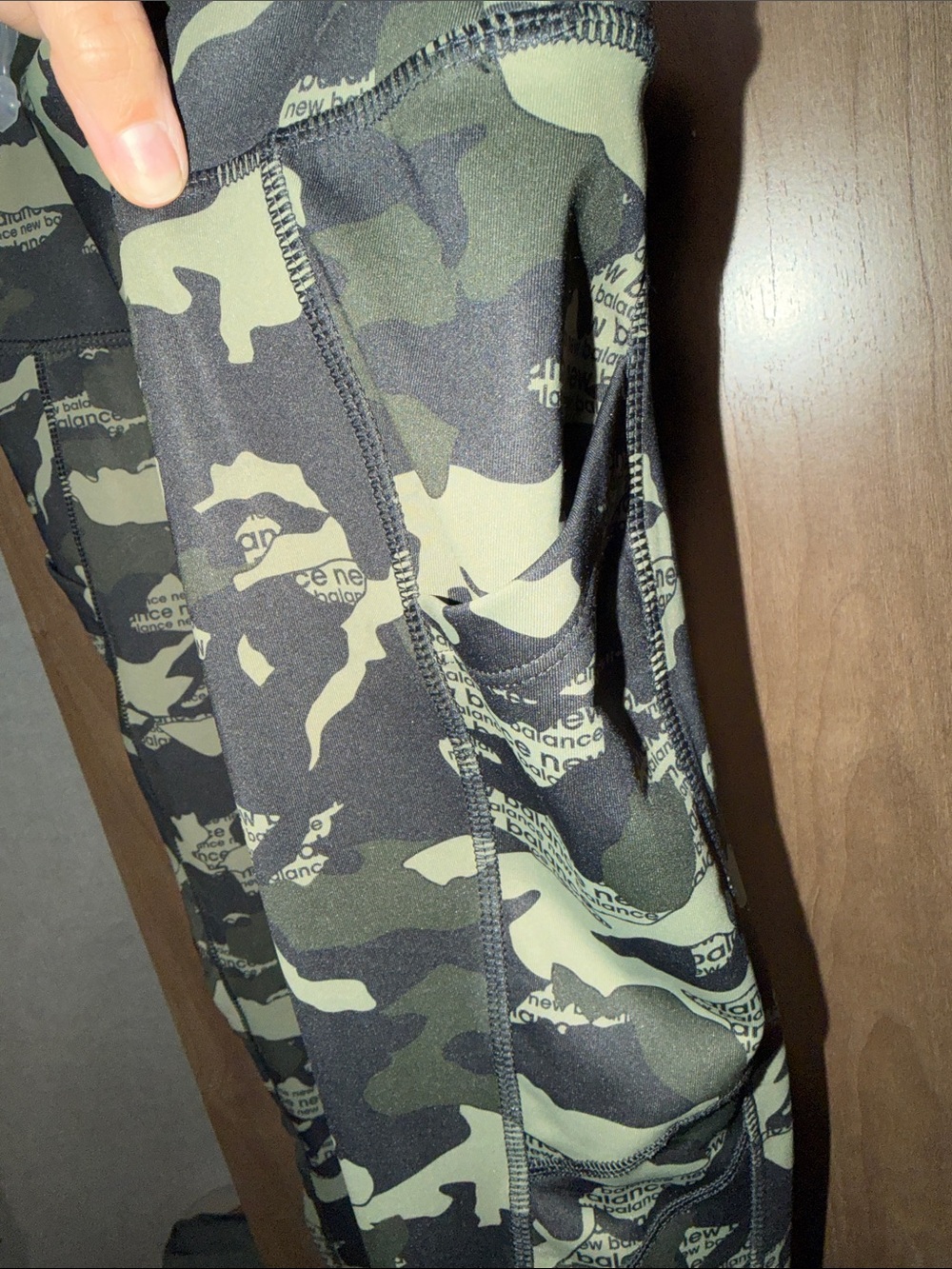 New Balance Camouflage Leggings - Black & Olive Size Medium - Picture 3 of 5